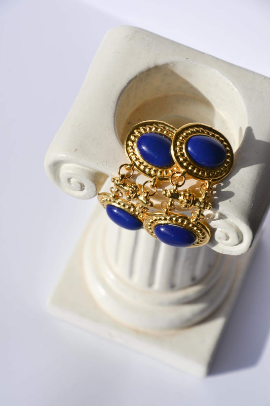 Boucles d'Oreilles Uranie - Éclat Céleste et Inspiration Divine Explorez la splendeur céleste et l'inspiration divine avec nos boucles d'oreilles Uranie, méticuleusement fabriquées à la main par nos artisans. Inspirées par Uranie, la muse grecque de l'astronomie et de l'astrologie, ces boucles d'oreilles apportent une touche de majesté et de mystère à votre collection de bijoux.