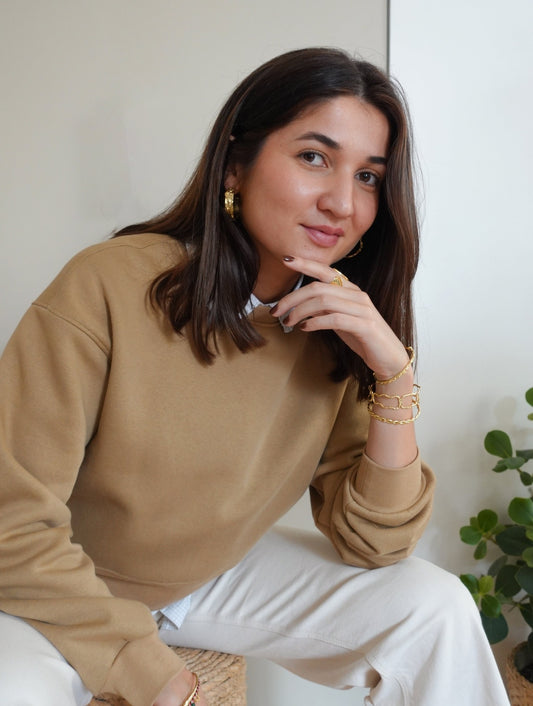 Découvrez le bracelet Desmos, symbole de connexion et d'harmonie, inspiré par la mythologie grecque où desmos signifie "lien" ou "attachement". Ce bracelet chaîne incarne l'union parfaite entre tradition et modernité, rappelant les liens indéfectibles qui nous unissent.