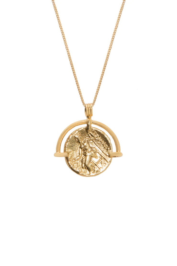 Symbolisme et Signification : Ce pendentif incarne la puissance et la force légendaires de Zeus, roi des dieux dans la mythologie grecque, ainsi que la bravoure héroïque d'Hercule, fils de Zeus. Les deux côtés de la médaille reflètent des aspects différents de leur histoire mythologique, ajoutant une profondeur symbolique à votre style.