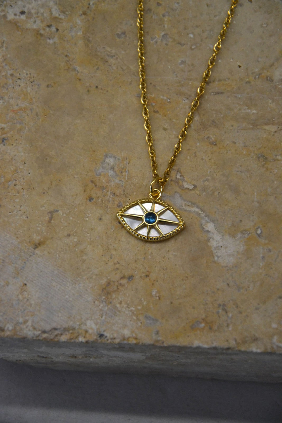 Collier Oeil Nacre