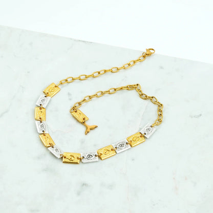 Collier Matia - Symbole de Protection et de Charme Méditerranéen  Plongez dans l'essence vibrante de la culture méditerranéenne avec notre Collier Matia, une œuvre d'art artisanale qui fusionne élégance contemporaine et tradition ancienne. Conçu avec soin par nos artisans expérimentés, ce collier est orné du célèbre "Matia" ou Œil Grec, reconnu pour sa capacité à protéger contre le mauvais œil et à apporter bonheur et chance.
