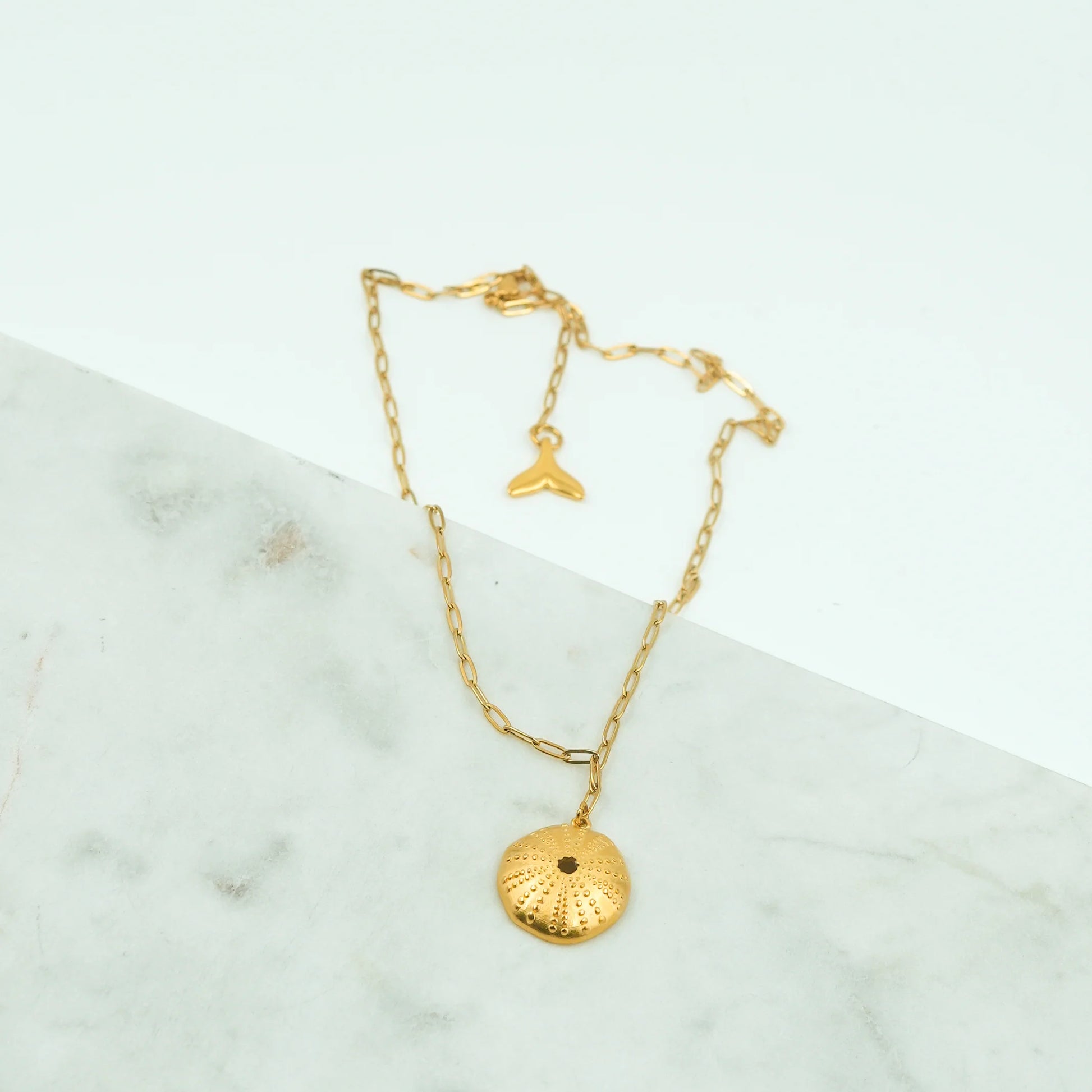 Collier Ahinos